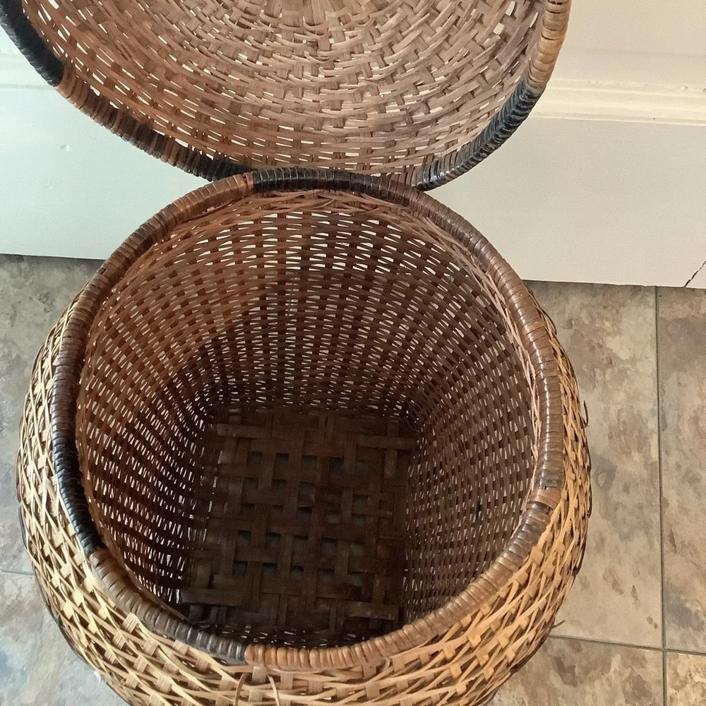 Vintage Woven Wicker Rattan Urn Vase Storage Basket With Lid